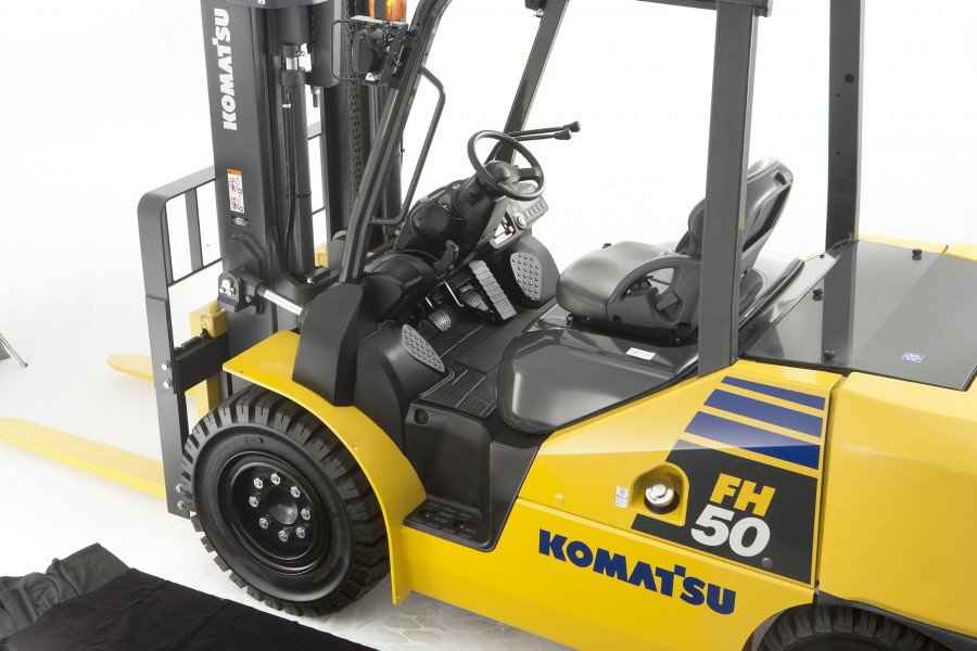 Дизельный погрузчик Komatsu FH50-1