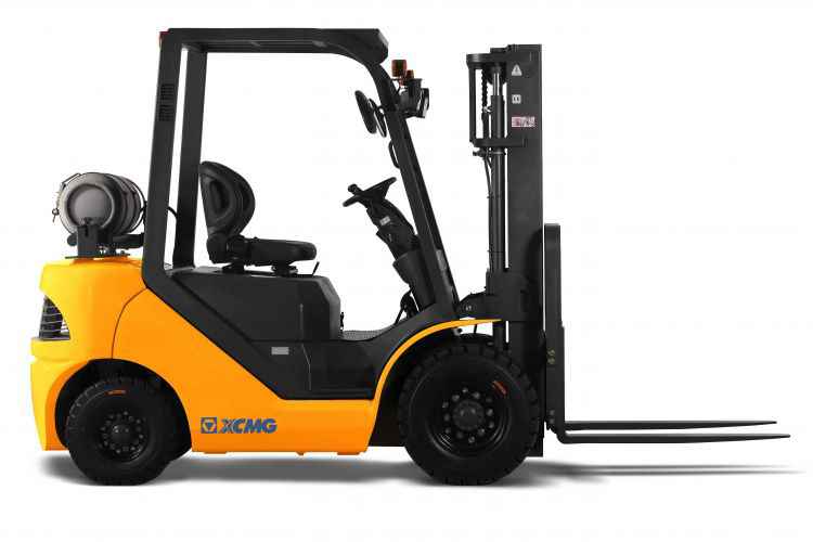 Дизельный погрузчик UN Forklift FD15T 1,5 тонны