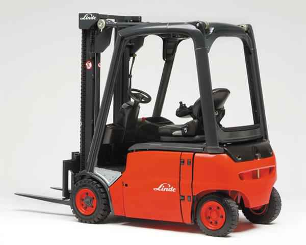 Вилочный электропогрузчик Linde E20PL 2 т 690Ач